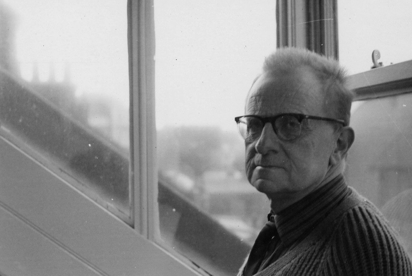 #1960_93_Stuart in Gravesend studio